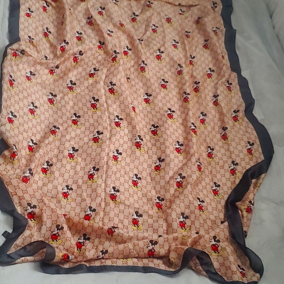 Designer Inspired Fashion Silk Scarf  35"x 70" - Picture 2 of 5